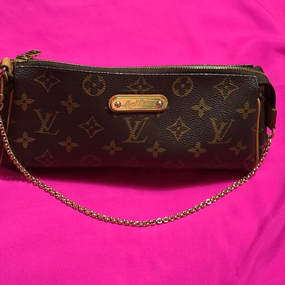 Louis Vuitton Handbags - Louis vuitton  pochette